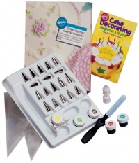 Wilton 2104-2546 53 Piece Supreme Cake Decorating Set