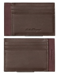 Carry your everyday essentials in this refined credit card case, an exceptional offering in rarefied leather from Salvatore Ferragamo.