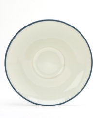 This simple, versatile mix-and-match pattern is in richly colored stoneware. Select pieces in your favorite shades to create a customized dinnerware collection.