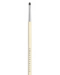 A professional, ultra-precise brush specially designed for Total Concealer. Made of synthetic materials.