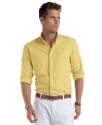 Always a classic. This heritage oxford shirt from Izod will be a perennial favorite in your wardrobe.