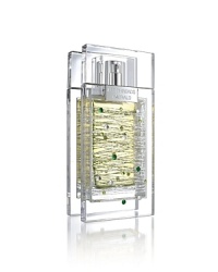 A new fragrance collection by La Prairie wrapped in threads of silver, gold and platinum and gems of sapphire, ruby and emerald, celebrating the most cherished connections of our lives. Find yourself entangled, enriched, entwined.No woman shows one face to the world, so no one fragrance can contain her essence. La Prairie has created these fragrances that celebrate the exquisite complexity of every woman.Emerald is a floral green bouquet.