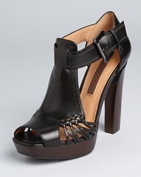 A bold yet versatile sandal from Modern Vintage--polished and pretty with tights and sleek with skinnies.