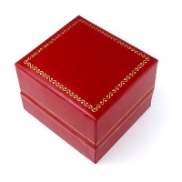 Classic Cartier Design Leatherette Red Ring Gift Box