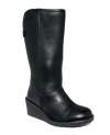 EMU's Sandon boots are water-resistant with a warm sheepskin lining. A rubber wedge gives the silhouette a style boost.