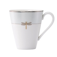 Kate Spade and Lenox join together to bring ease, elegance and understated wit to the table. June Lane is a graceful pattern adorned with a centered dragonfly design, complimented by an elegant accent plate depicting the wings of a dragonfly. Dishwasher safe.