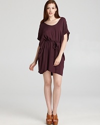 This CHASER dress is tailored in a breezy silhouette that defines easy elegance.