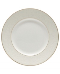 A glistening mosaic covers the Opalene bread and butter plate in colors that evoke the precious opal gem. These soft, creamy hues and bands of lustrous platinum infuse Royal Doulton's bone china collection with modern and decidedly feminine grace.