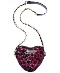 Set any look aflutter with this glittery heart-shaped design from Betsey Johnson. Featuring signature detailing, sequin pattern and chain-link strap, it's the one fashion beat you won't want to miss.