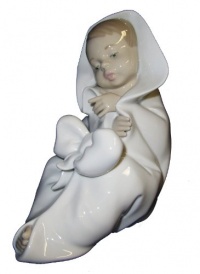 Nao by Lladro Collectible Porcelain Figurine: ALL BUNDLED UP - 6 1/2 tall - Baby Boy