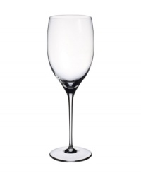 Elegance on a grand scale. This Allegorie Premium wine goblet from Villeroy & Boch complements any table with a generously proportioned, thoroughly graceful silhouette for Chardonnay.