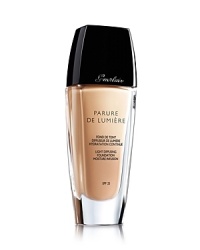 Capture the light within your skin with the newest innovation from Guerlain, Parure de Lumière-its first moisturizing foundation and light diffuser. Enriched with luminescent water, Parure de Lumière Foundation continuously infuses the skin with hydration, increasing luminosity and radiance.- Provides medium coverage- Satin sheer finish- SPF 25