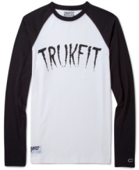 Step up your style game. This raglan sleeve shirt from Trukfit is a surefire casual hit.