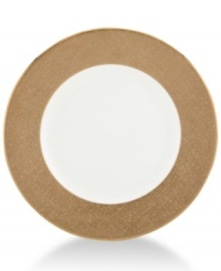 Make any occasion memorable with Gold Dust dinnerware. Combining the urbane style of Donna Karan with the renowned craftsmanship of Lenox, this timeless bone china dinner plate radiates luxury with a wide band of matte-textured gold.