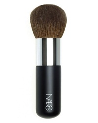 Custom-designed to provide women with proper tools for a faster, more professional makeup application. Each brush is designed with only the finest quality of hairs and a delicately weighted handle to provide the necessary balance for professional and precise makeup application.Super Hair Goat distributes bronzing powder effortlessly for a radiant glow.