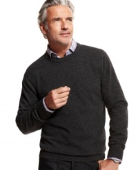 Layer on the luxury with this lightweight Club Room cashmere sweater for an outfit that's as refined as you are.