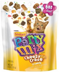 Friskies Party Mix Cheezy Craze Crunch Cat Food, 6-Ounce (Pack of 7)