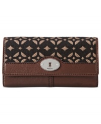 Signature jacquard with vintage-inspired hardware gives this portable design from Fossil a classic yet contemporary look. Slip it in your handbag or wear it on its own, for a stylish way to stay organized.