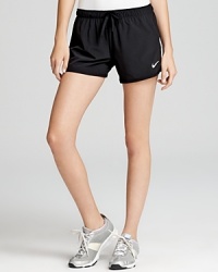 The building block to any workout repertoire, these Nike shorts sport a fitted silhouette and clean styling for a sleek finish.