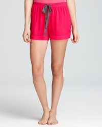 Kick back and relax in Splendid's super-soft lounge shorts with a contrast drawstring and loose fit.