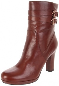 Bandolino Women's Nanina Platform Boot