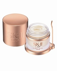 The ultimate luxury skincare experience helps to achieve 'Your Best Skin'. Ultimate Revival Cream is a rich, luxurious moisturizer that provides SK-IIs ultimate treatment for your skin. It works to enhance skins vitality and structure and strengthen skins moisture barrier to maintain the skin over time. Utilizing a unique combination of 15 ingredients blended together in a cutting-edge formula that is sensually delightful, and incredibly powerful.With the spatula, apply a pearl sized drop of cream onto the finger-tips. Warm slightly by spreading between the fingers of each hand. Smooth over the entire face using light upwards movements.