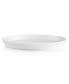 Keep it simple. In white porcelain with a crimped pie-crust edge, this dessert plate is a flawless accompaniment to any dinnerware pattern and decor. From Martha Stewart Collection.