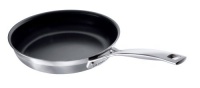 Le Creuset Tri-Ply Stainless Steel 9-1/2-Inch Nonstick Omelet Pan