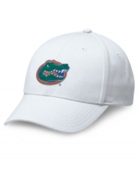 Take a bite out of your rivals with this Florida Gators swoosh hat from Nike.