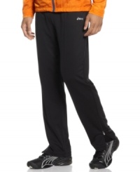 Pound the pavement in comfort with these Asics running pants featuring Hydrology technology for moisture management.