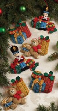 Bucilla 86313 Under The Tree Felt Applique Ornament Kit, 4-1/2-Inch by 4-1/2-Inch, Set of 6