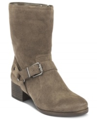 Keep it cute in Jessica Simpson's Annine booties. With a buckle around the ankle and an inside zipper, this cute suede style is versatile enough to fit in with so many of your favorite looks.