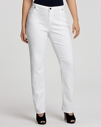 These MICHAEL Michael Kors jeans tap into the requisite white denim trend with a sleek, straight-leg silhouette and signature polished silver-tone accents.