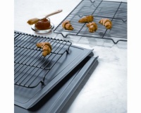 Calphalon Classic Bakeware Cookie and Cooling Rack combo