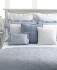 This Lauren Ralph Lauren woven jacquard pillow boasts an allover, tone-on-tone paisley pattern finished with a 1 1/2 tailored flange and hemstitch detail. Features pure, 370 thread-count cotton.