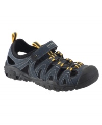 There is no terrain too rugged for this well-equipped sandal. A leather and neoprene upper and rubber toe guard protect feet from the elements, multi-direction lugs provide stability on rocky surfaces and a lightweight midsole with screened water drain openings keep feet dry and comfortable.