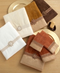 Elegant with opulent detailing, the Avanti Braided Cuff wash towels' style and texture are a welcome addition to any bathroom. Available in a variety of hues, these towels feature an ornate braided cuff.