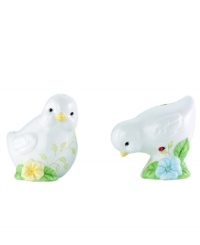 Two little chicks nest on your table, spreading springtime cheer with salt and pepper. From Lenox dinnerware, dishes in the Butterfly Meadow collection including these accessories have a delicate floral motif that adorns each porcelain shaker for an extra dash of whimsy.