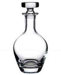 Worthy of your finest bottle, the No. 1 whiskey carafe is crafted of fine crystal and designed to accentuate rich, full-bodied and delicate whiskies. A must for the connoisseur, from Villeroy & Boch.