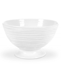 Bring elegance to the table whether it be from the freezer, oven or microwave. This versatile bowl is a beautiful way to serve salads, desserts or any sides, and its fully vitrified porcelain construction makes for an easy, dishwasher-safe cleanup.