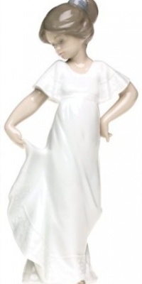 Nao by Lladro Collectible Porcelain Figurine: HOW PRETTY! - 8 3/4 tall - Young Girl