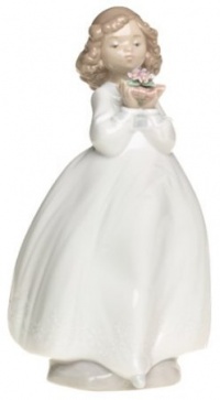 Nao Flower Girl Porcelain Figurine