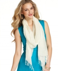 This lightweight Cejon scarf is the perfect finishing touch for summer style with its gathered, metallic detail.