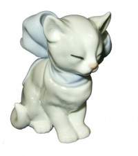 Nao Kitty Present Porcelain Figurine