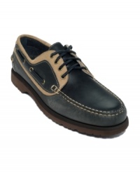 The contrast details and unexpected textures on this pair of men's casual shoes team up to put a fresh, on-trend twist on a classic pair of moc toe boat shoes.