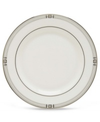 An art deco inspired design, platinum trim and metallic dots lend the Westerly Platinum bread and butter plate sophisticated polish. This versatile collection perfectly coordinates with a variety of stemware and table linens.