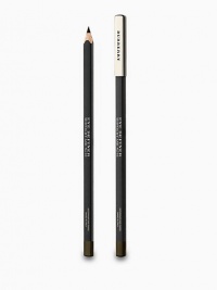 Burberry Eye Definer combines emollient vegetal oils, natural waxes and a high concentration of pigments that respect the fragile eye area. The long-wearing and water-resistant formula confers an easy application over the upper eyelid and on the inner eye rim. Silicone waxes guarantee unfailing resistance to heat and humidity. 