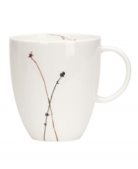 A flourish of thistles and starkly elegant vines add natural charm to this mug. The perfect collection for everyday to formal dining, Flourish dinnerware goes easily from oven to table to dishwasher.