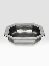 A unique mottling technique lends a hand-thumbed, hammered design to a beautiful metallic pewter baker with the look of an old-world favorite. Two-quart capacity 10½ square Dishwasher, oven and freezer safe Imported