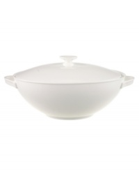 Truly timeless, the graceful Anmut covered vegetable bowl is crafted in the premium bone china of Villeroy & Boch and finished with a pure white glaze for unparalleled versatility.